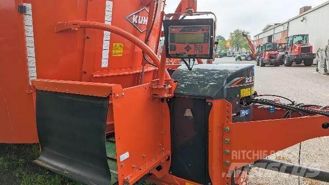 Kuhn Profile 22.2CL Hranilice za živinu