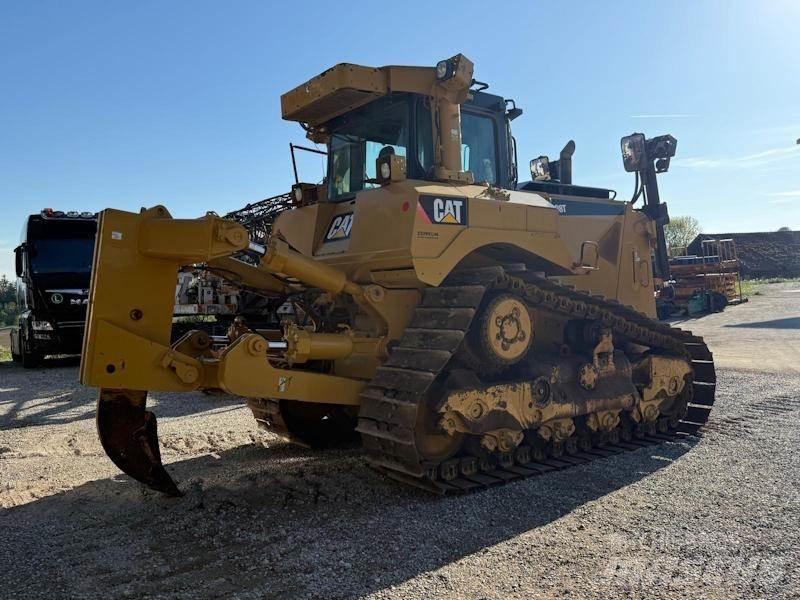 CAT D8T Buldožeri guseničari