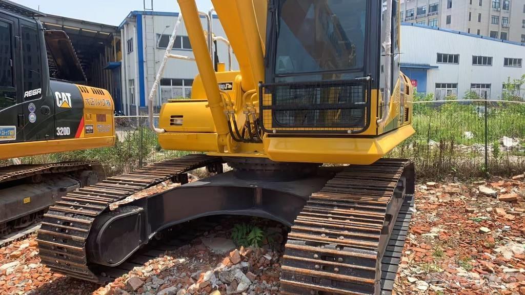 Komatsu PC210 Bageri guseničari