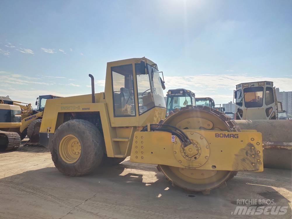 Bomag BW 217 Valjci sa jednim bubnjem