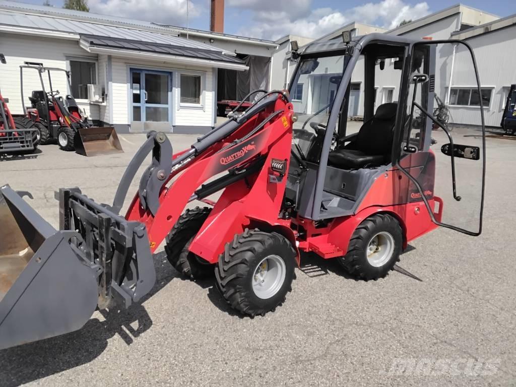 QuattroX 810 Mini utovarivači