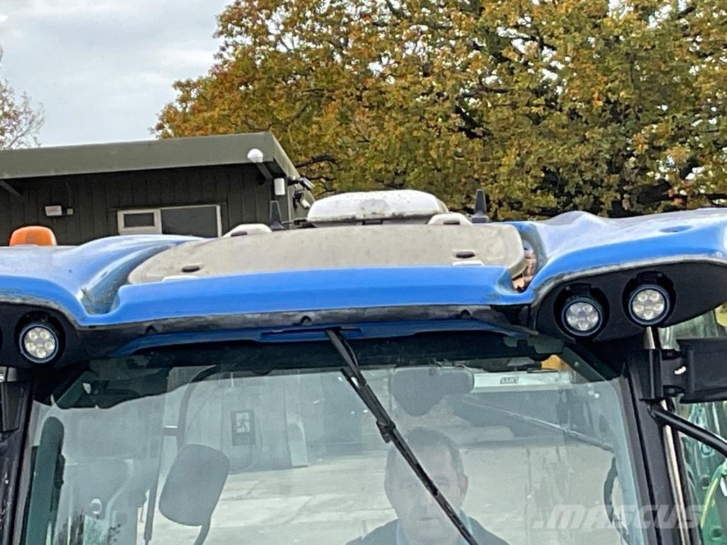 New Holland T 7.210 Traktori