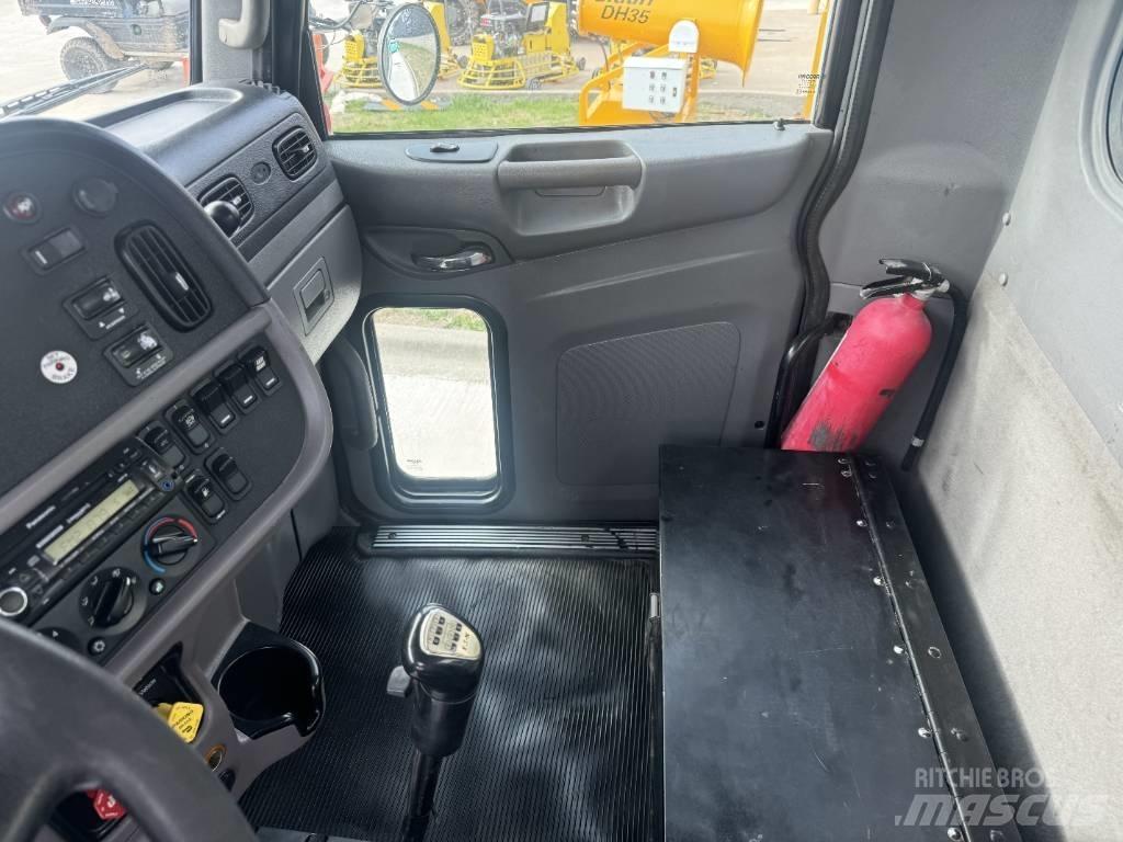 Peterbilt 384 Ostale kargo komponente