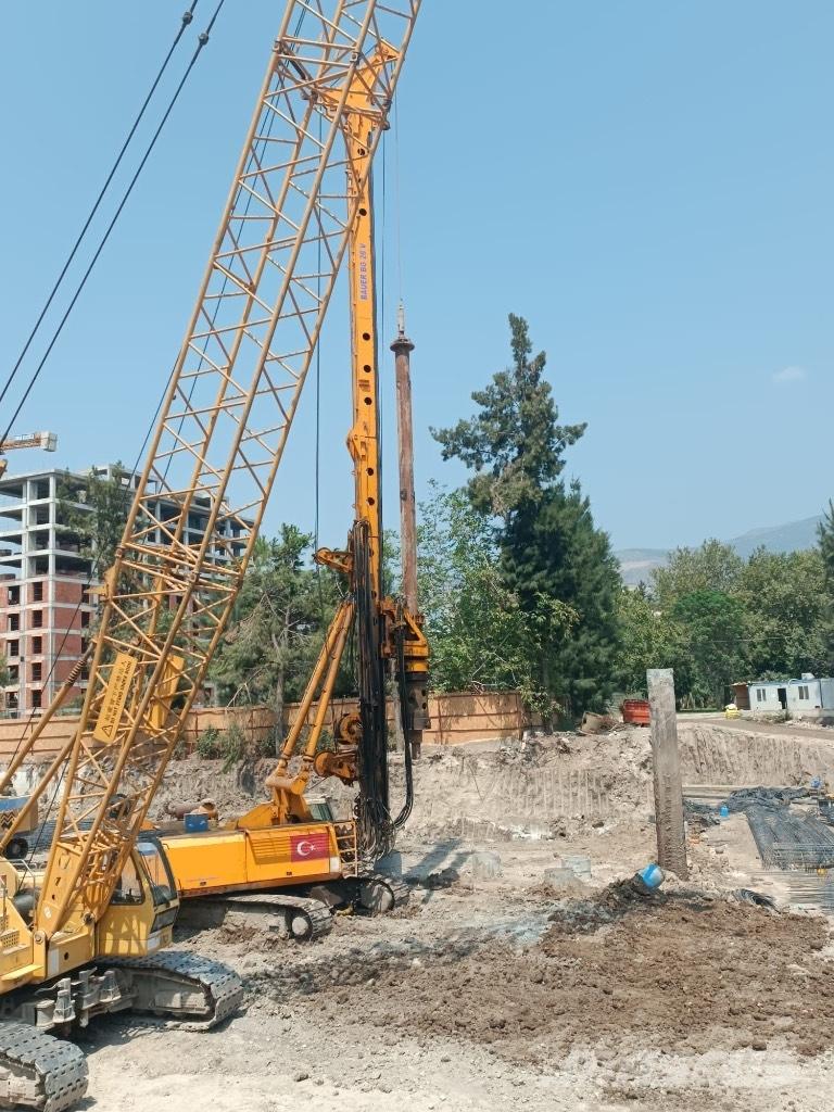 Bauer BG22V Mašine za zabijanje stubova