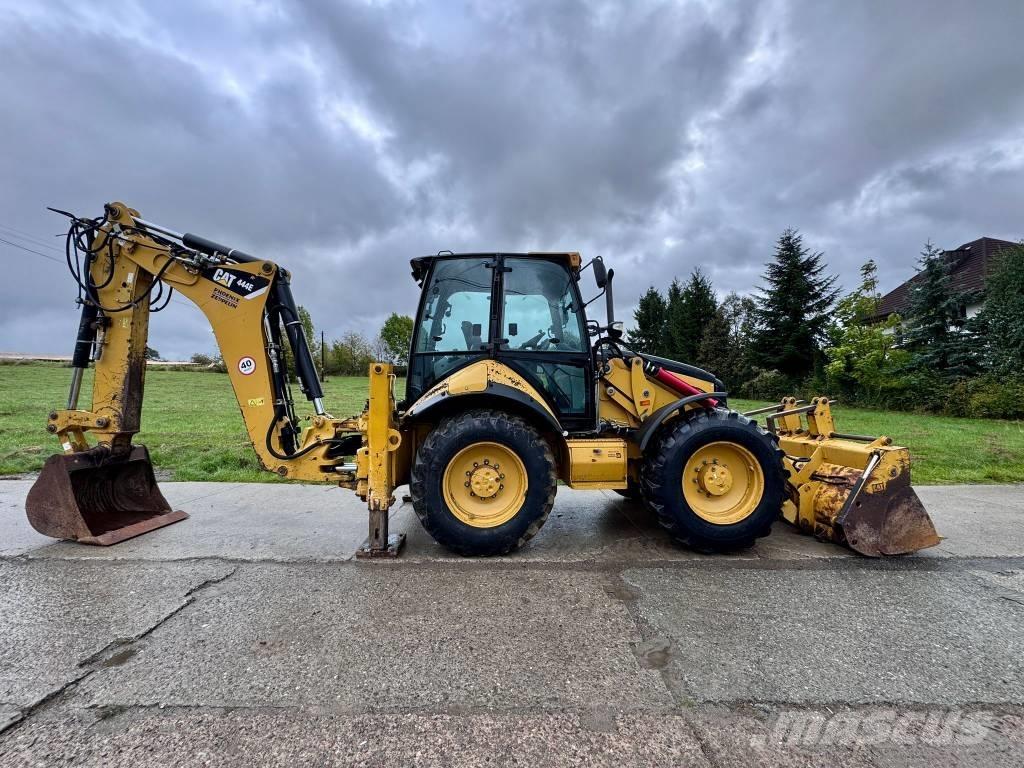 CAT 444 E Rovokopači