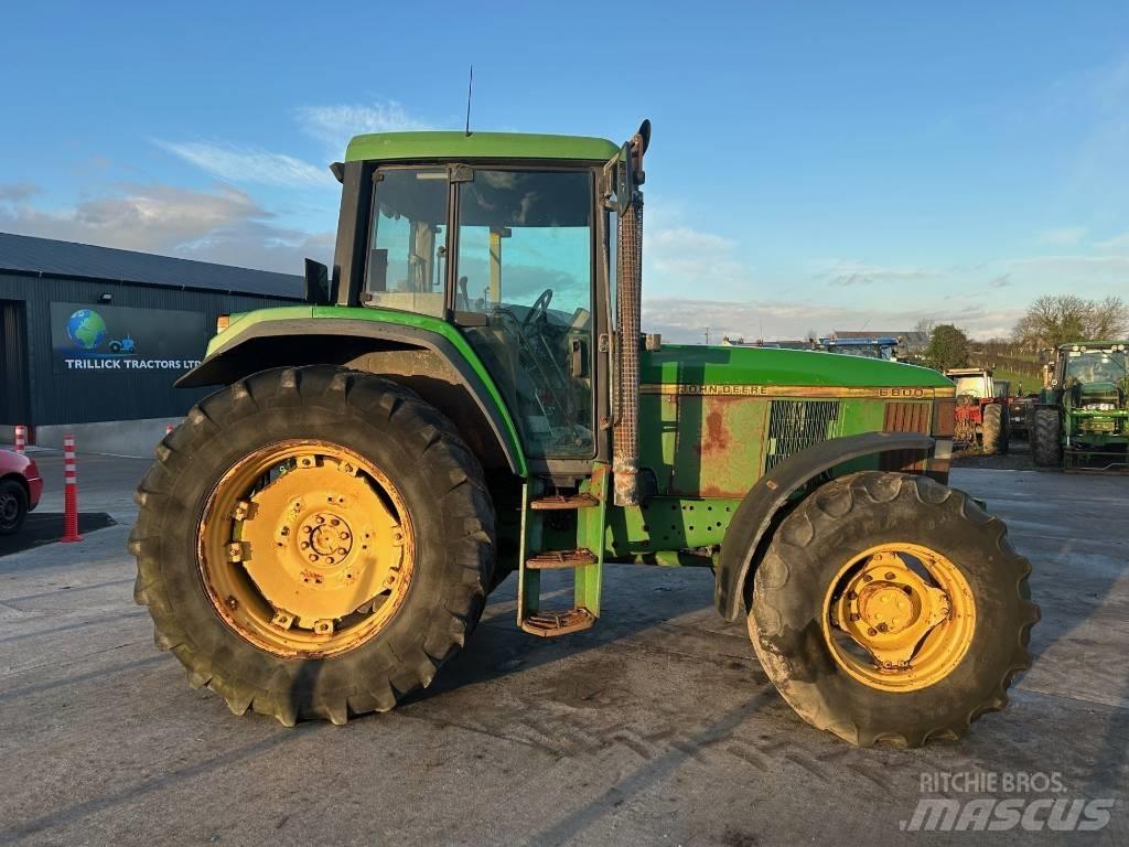 John Deere 6800 Traktori
