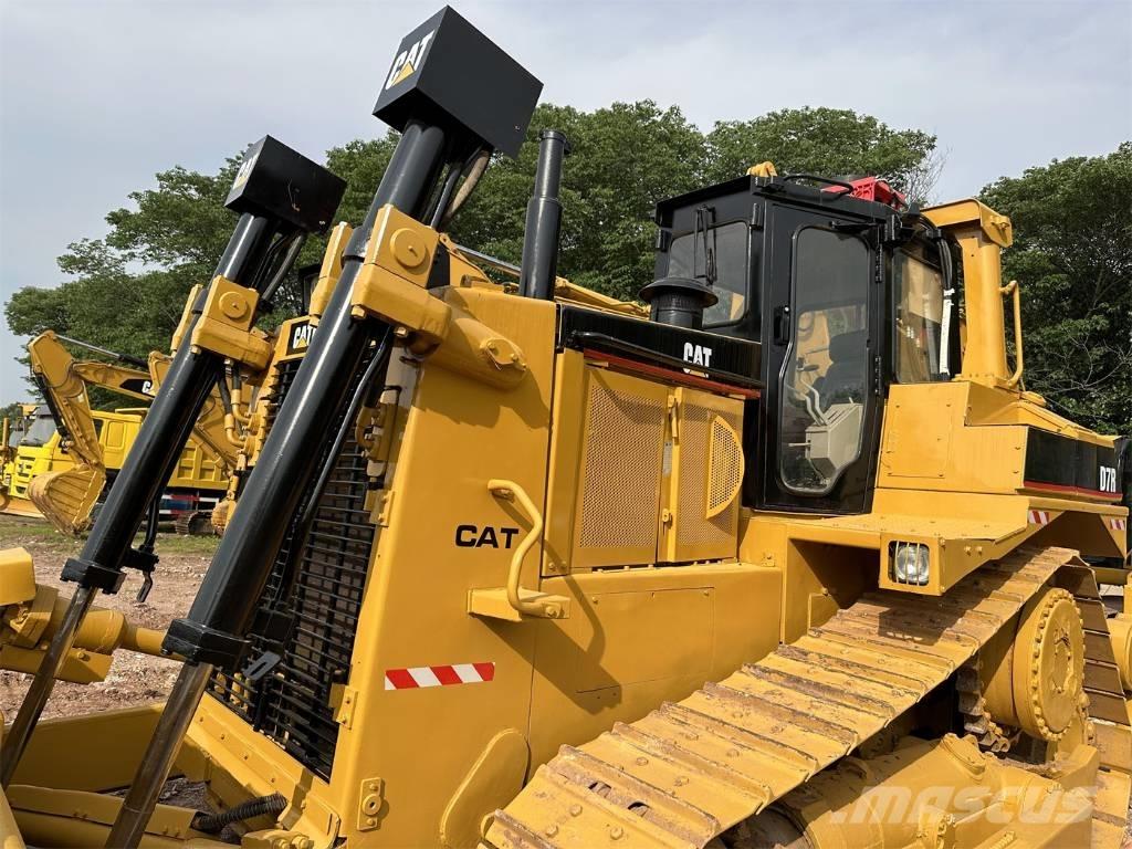 CAT D7R Buldožeri guseničari