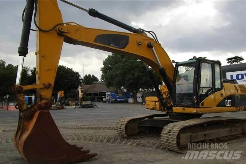 CAT 324D Mini bageri < 7t