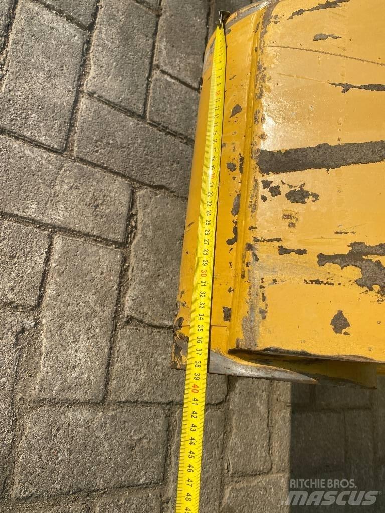 CAT Overslag arm Utovarne korpe