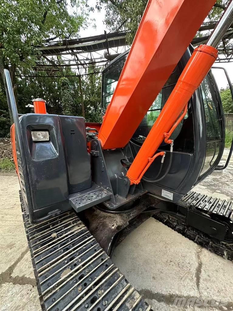 Hitachi 70 Bageri guseničari