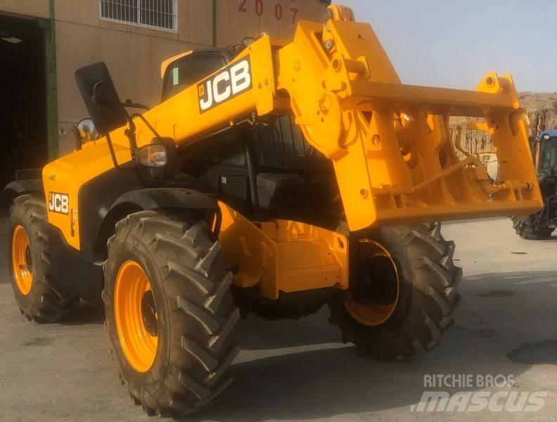 JCB 531-70 Poljoprivredni teleskopski utovarivači