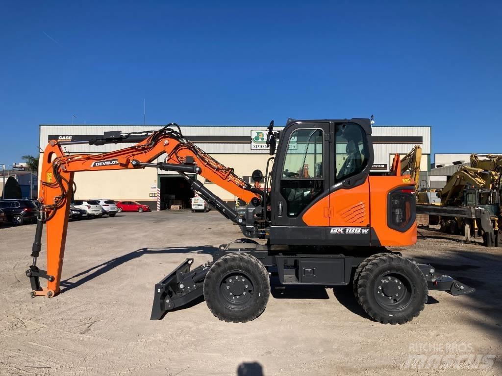 Develon DX 100 W-7 Bageri točkaši