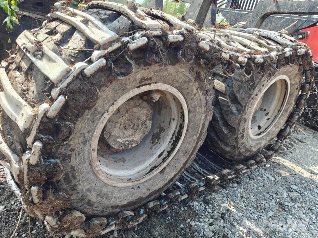 Komatsu 875 Forvarderi