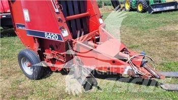 Case IH 8420 Prese/balirke za rolo bale