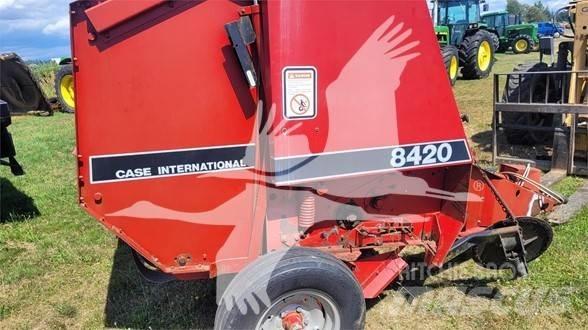 Case IH 8420 Prese/balirke za rolo bale