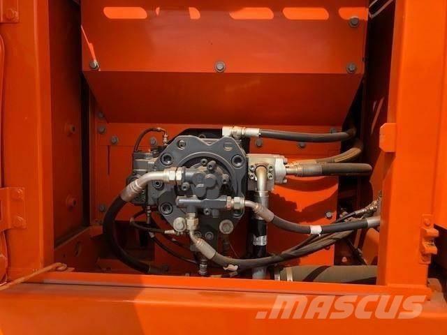 Doosan dx225 Bageri guseničari