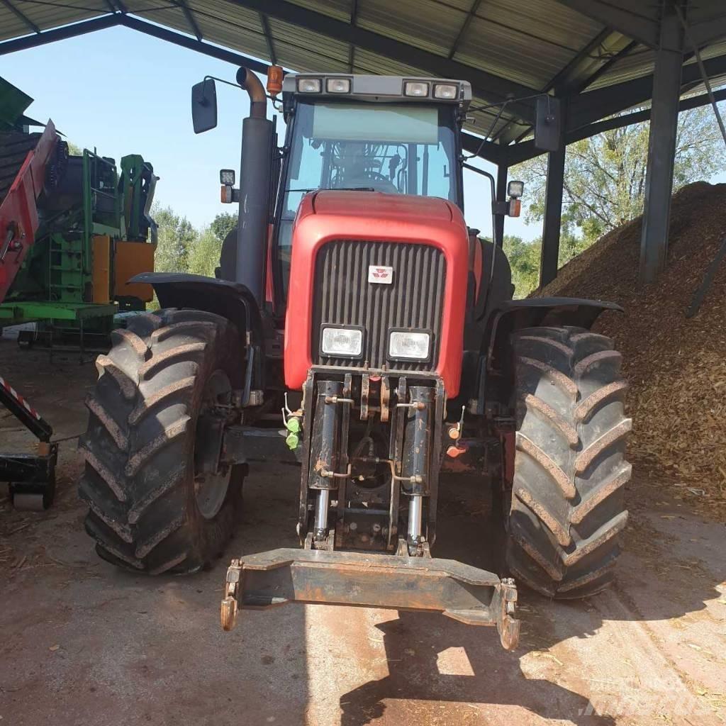 Massey Ferguson 8260 Traktori