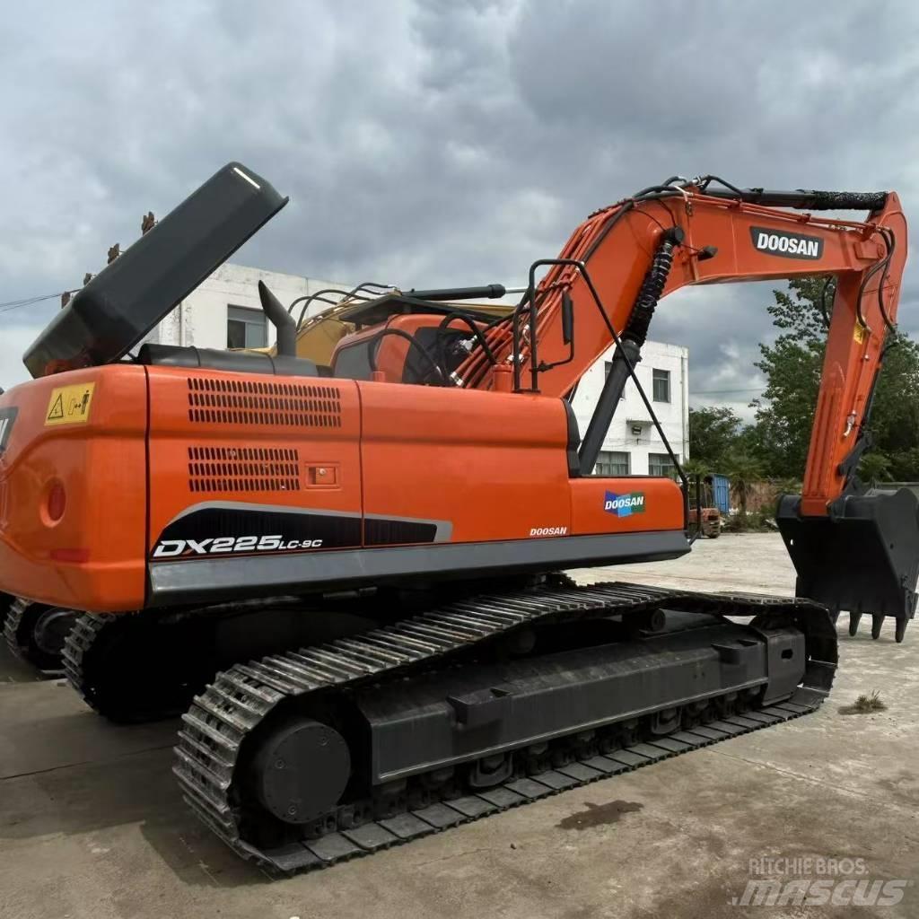 Doosan 225LC-9 Bageri guseničari