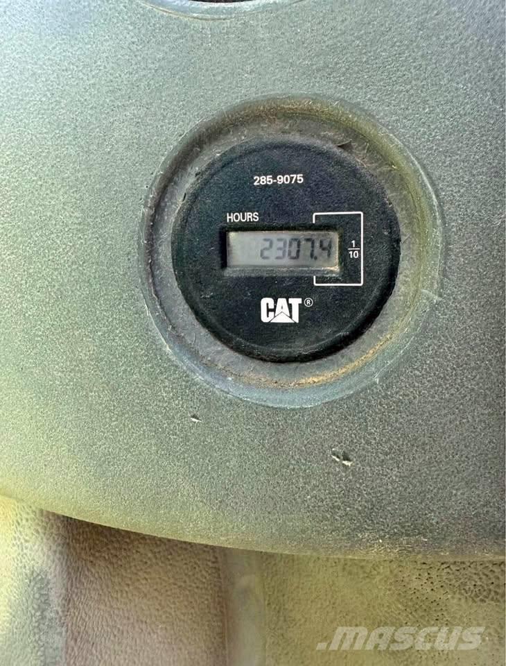 CAT 420 D IT Rovokopači