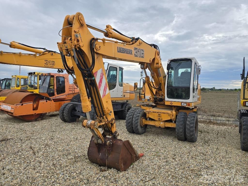 Liebherr A 316 Bageri točkaši