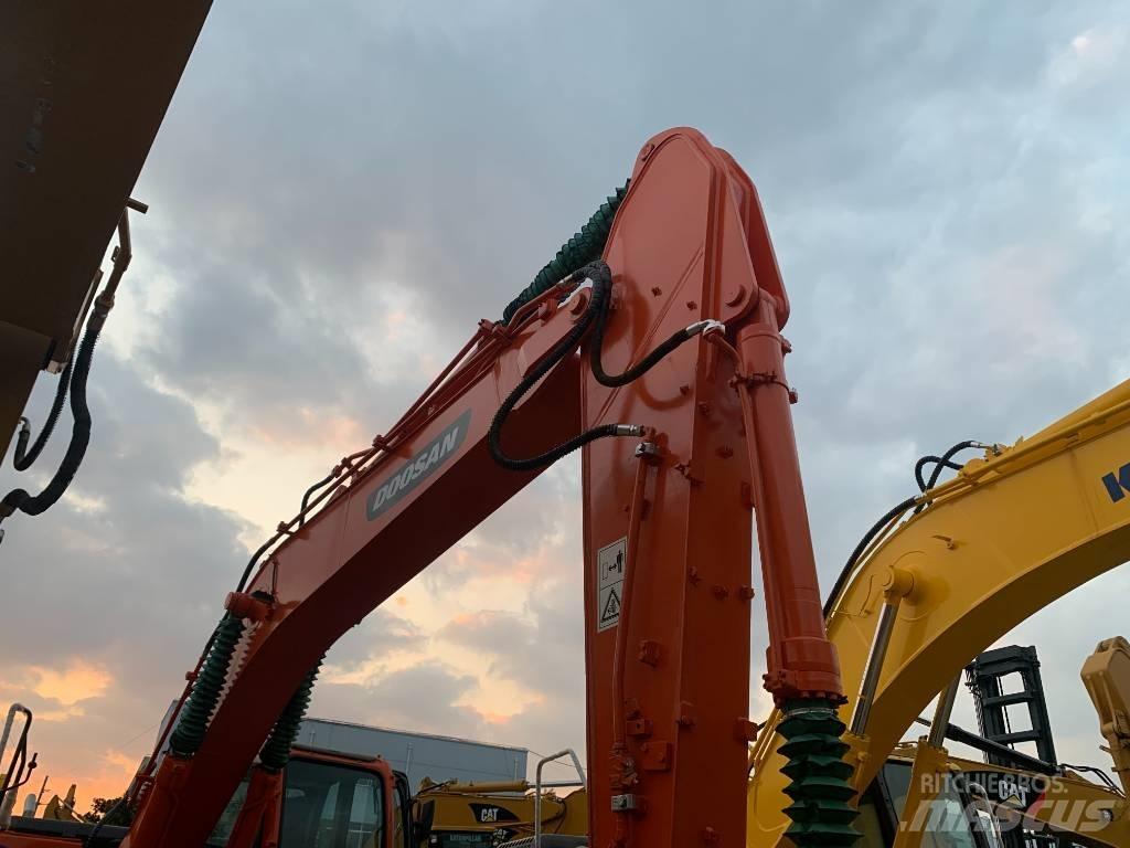 Doosan DX 225 LC Bageri guseničari