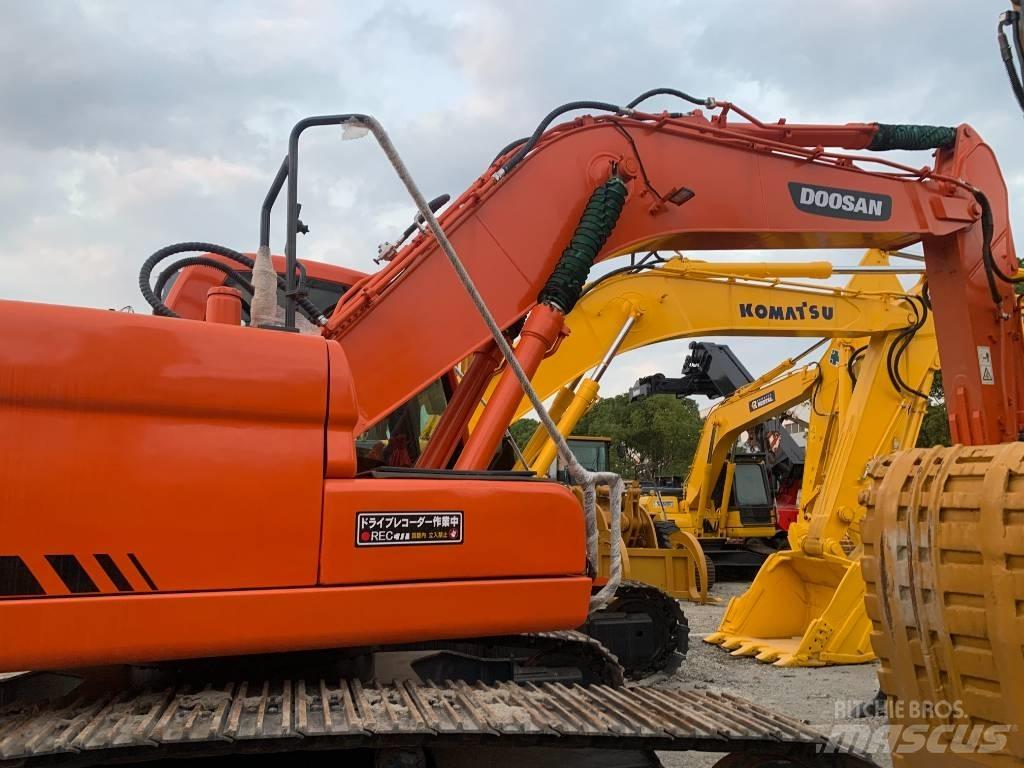 Doosan DX 225 LC Bageri guseničari