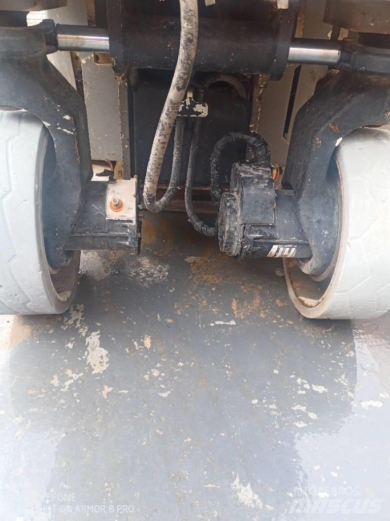 JLG 2030 ES Makazaste platforme