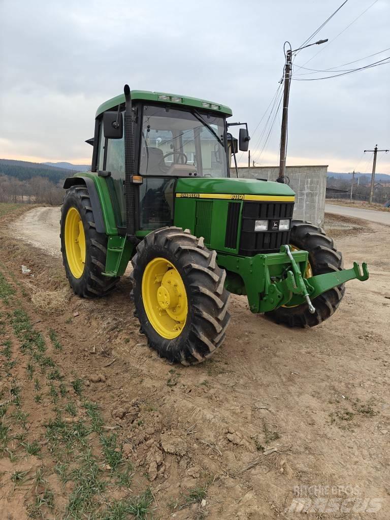 John Deere 6100 Traktori