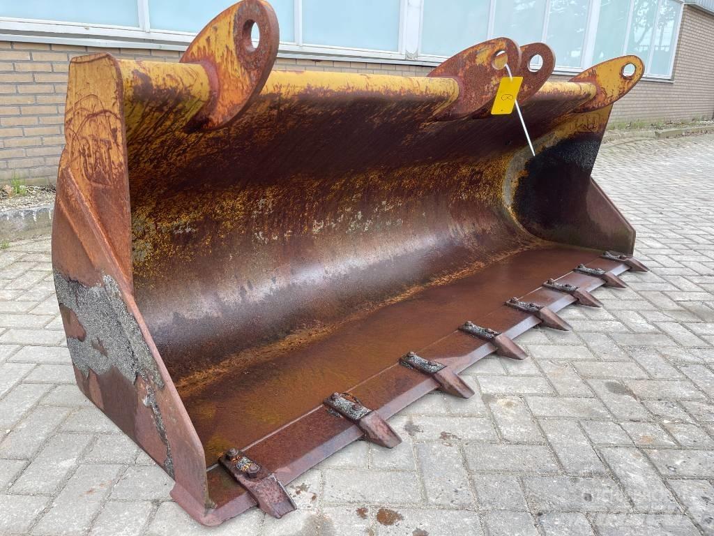 CAT Backhoe bucket Kašike / Korpe