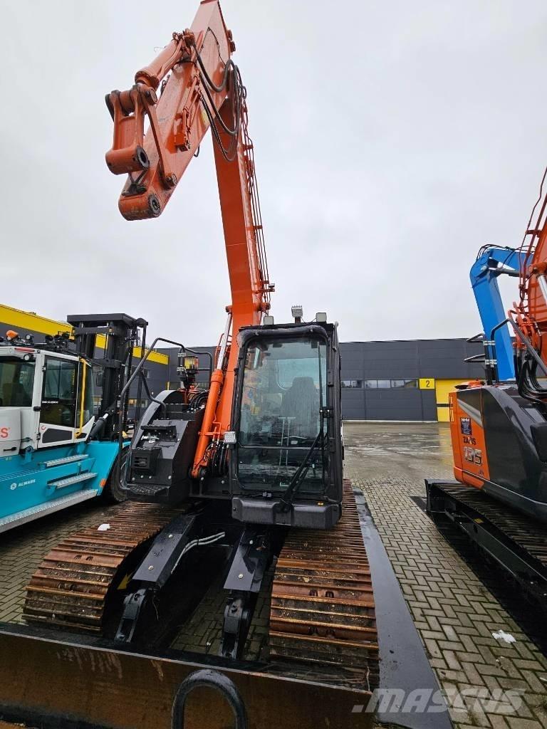 Hitachi ZX 135 US-7 Bageri guseničari