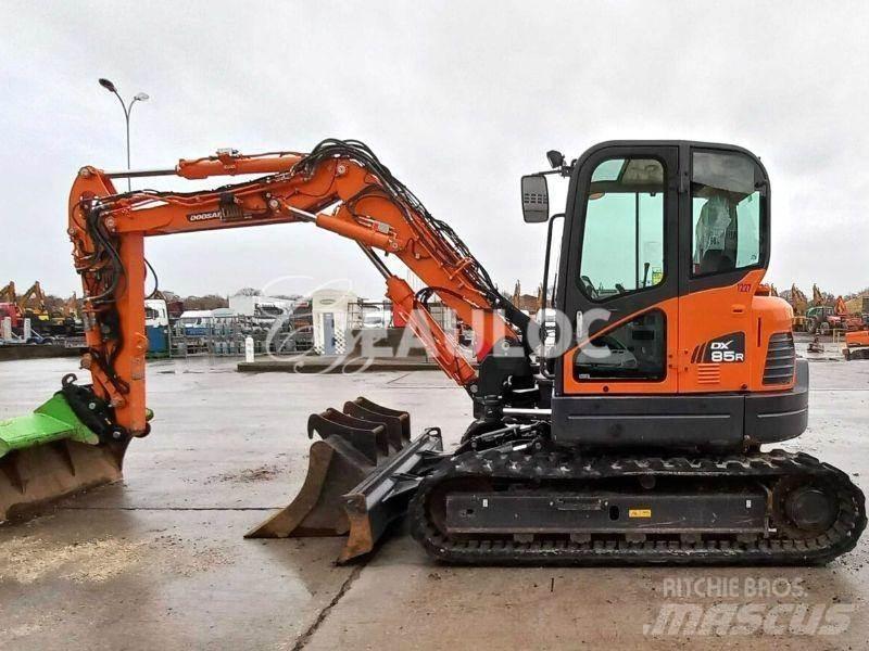 Doosan DX85R Bageri guseničari