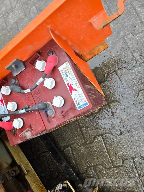 JLG 1230 ES Makazaste platforme