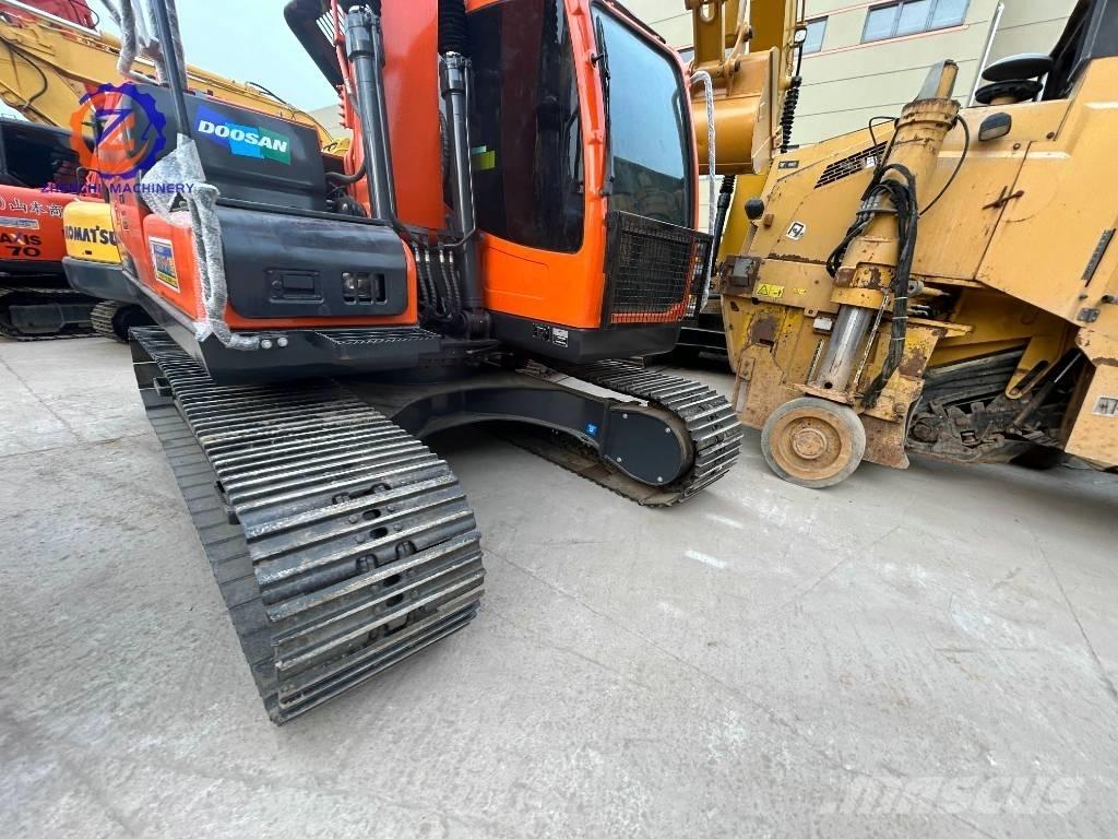 Doosan DX 150 Midi bageri 7t – 12t