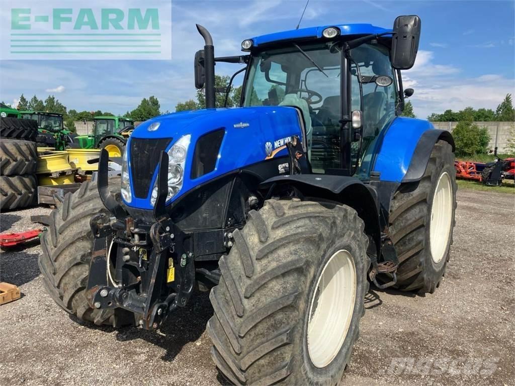 New Holland T7.220 Traktori