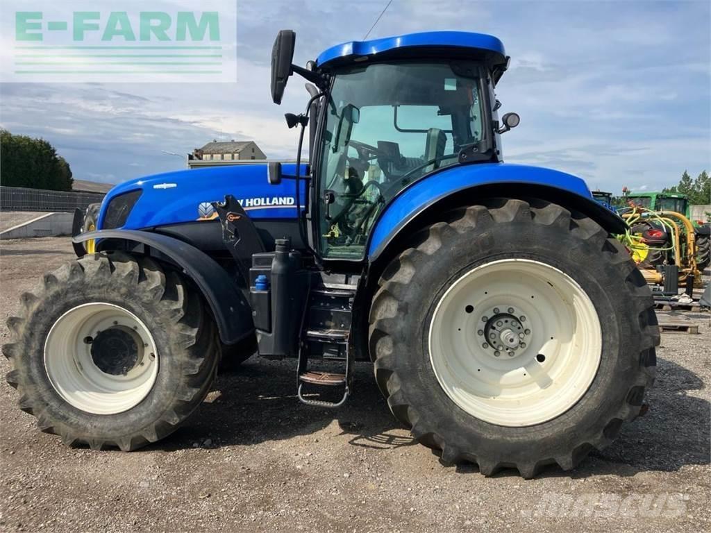 New Holland T7.220 Traktori
