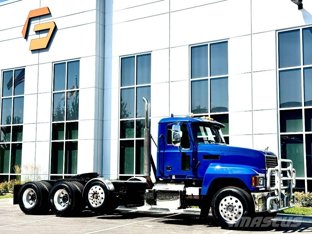 Mack Pinnacle Tegljači