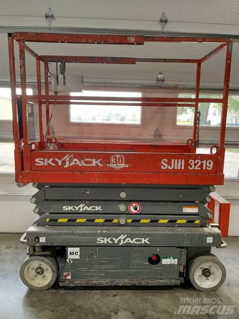 SkyJack SJ III 3219 Makazaste platforme