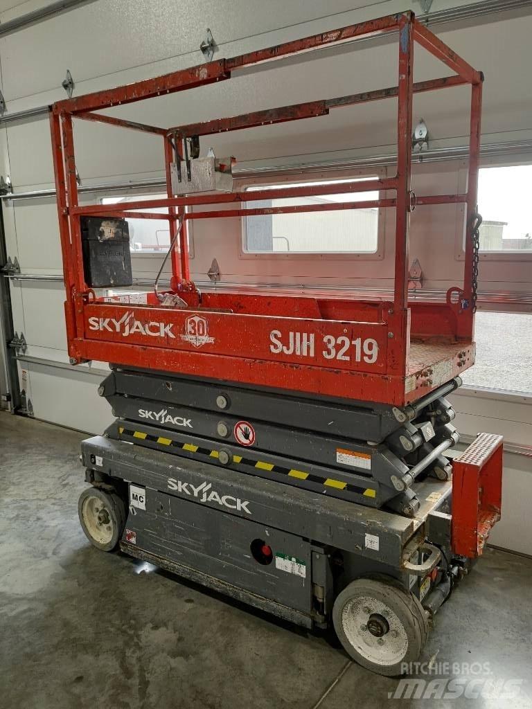 SkyJack SJ III 3219 Makazaste platforme