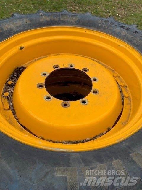  380/85R34 Gume, točkovi i felne