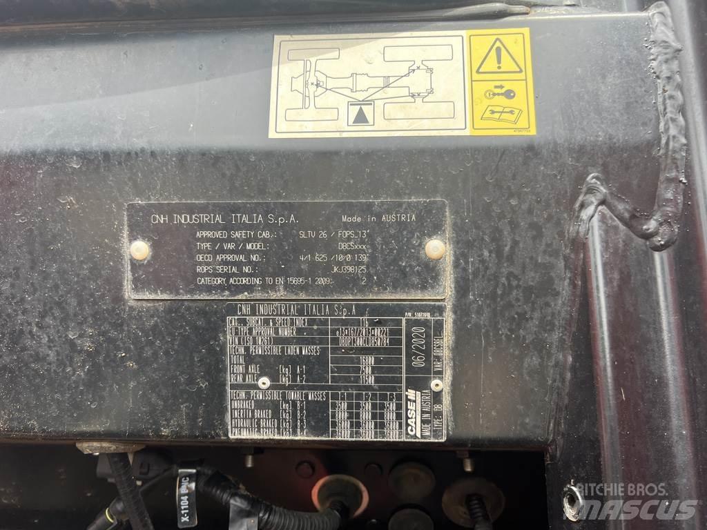 Case IH OPTUM 300 Traktori