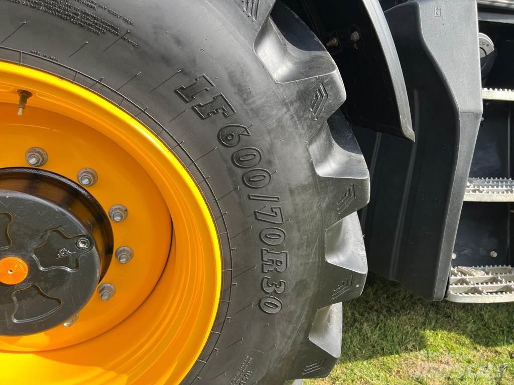 JCB 4220 FASTRAC Traktori