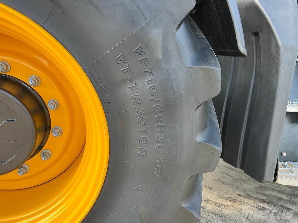 JCB 4220 ICON Traktori
