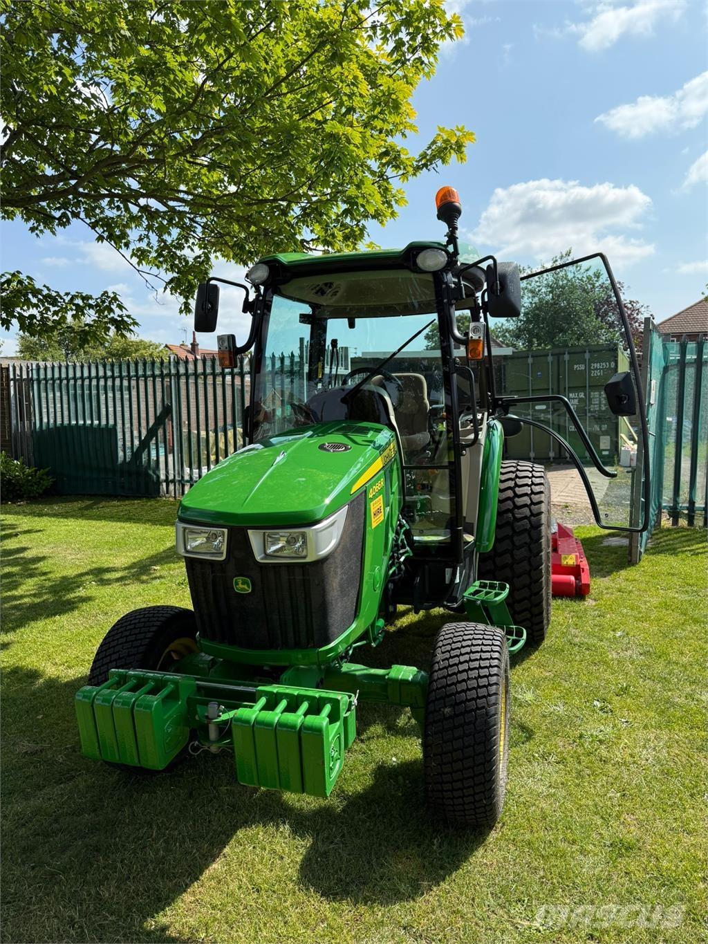 John Deere 4066R Manji traktori