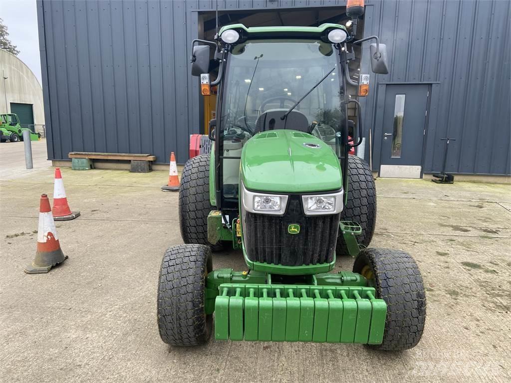 John Deere 4066R Manji traktori