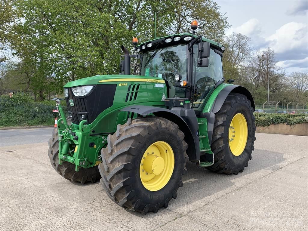John Deere 6215R Traktori