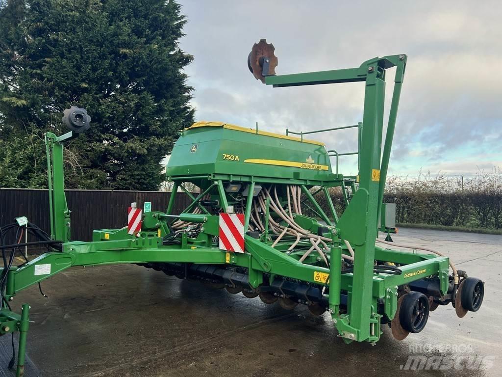 John Deere 750A Sejačice