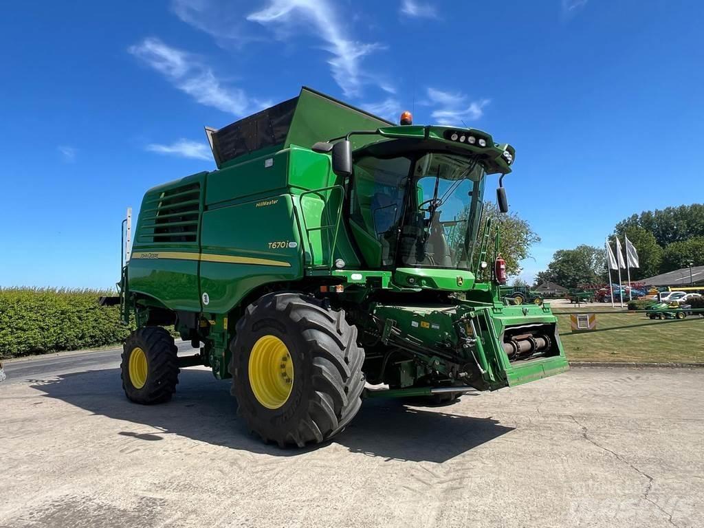 John Deere T670HM Kombajni