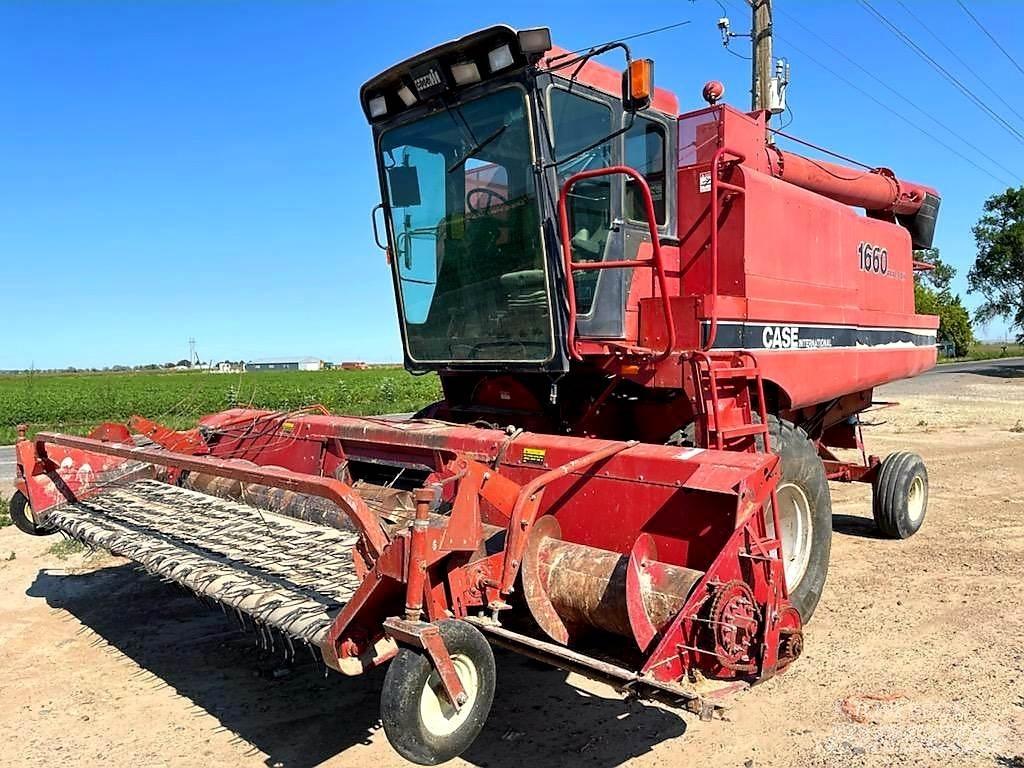 Case IH 1660 Kombajni