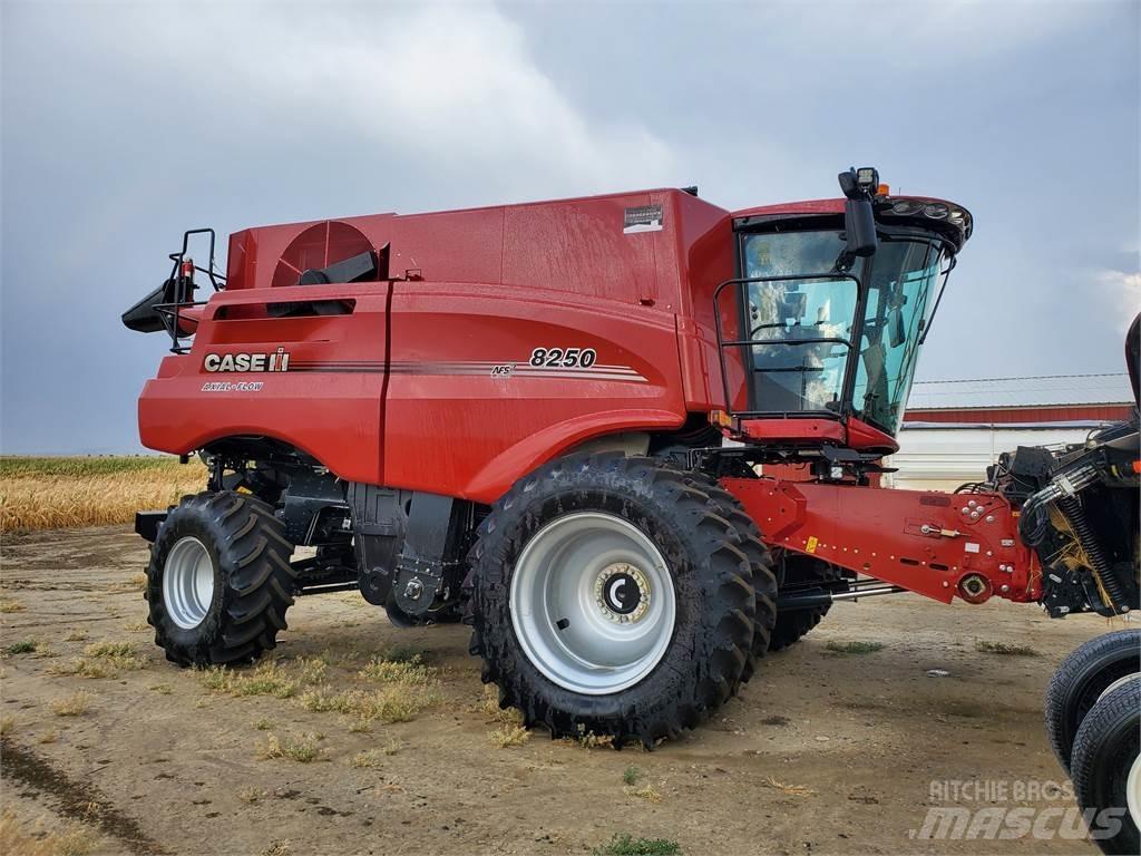 Case IH 8250 Kombajni