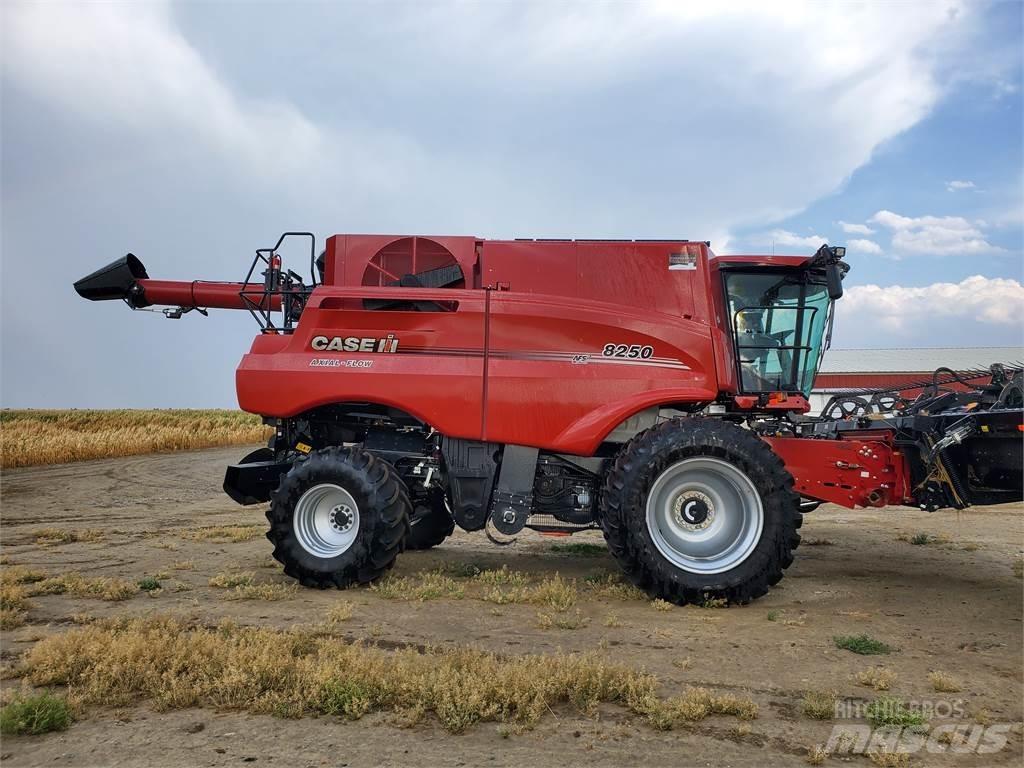 Case IH 8250 Kombajni